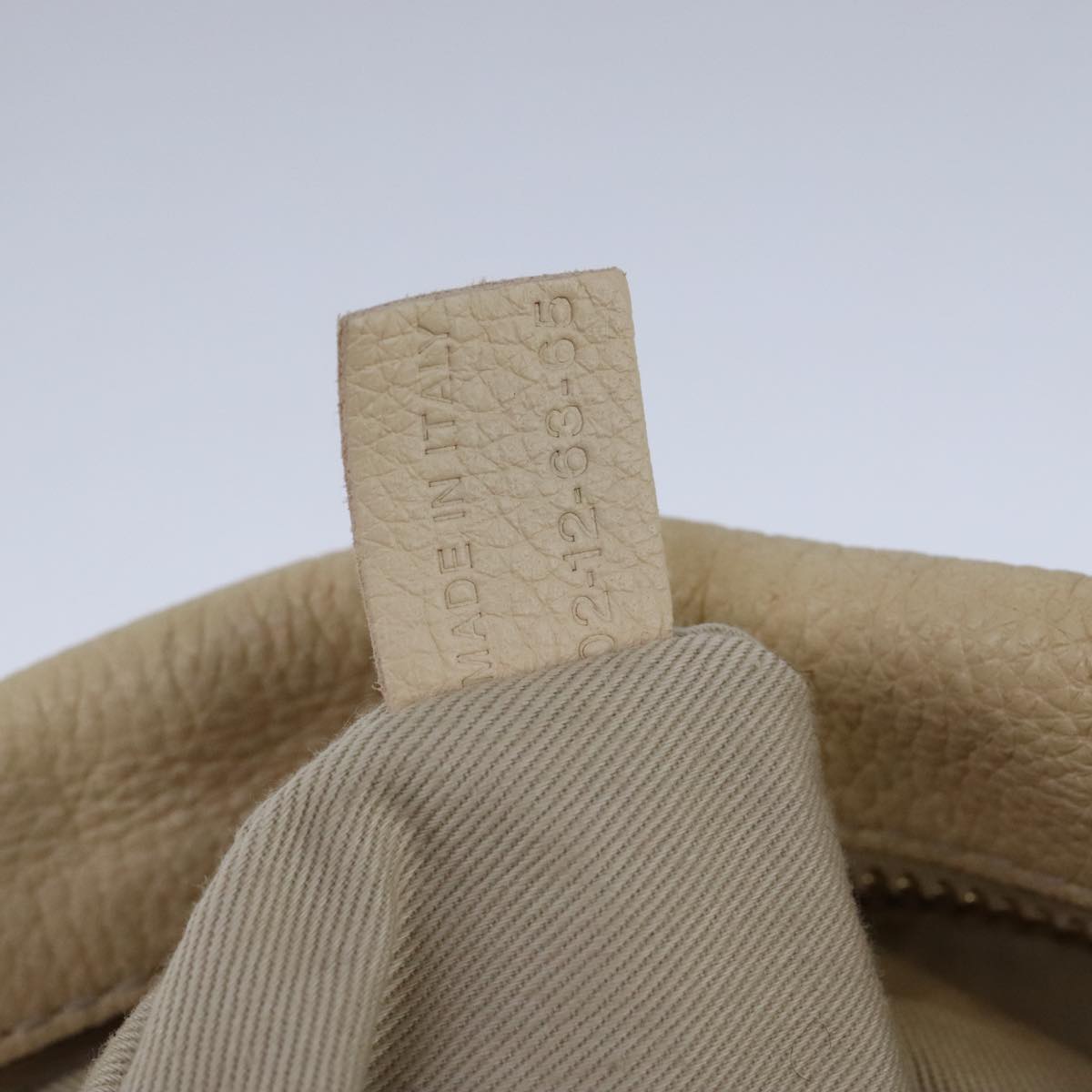 Bellamir elegant leather Shoulder Bag interior detail