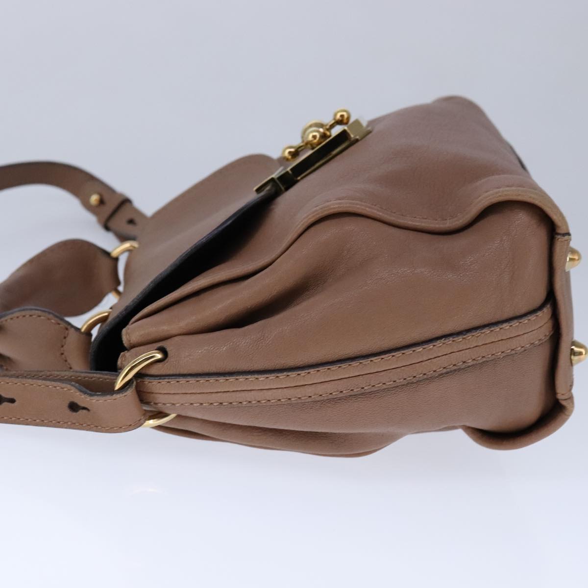 Side view of Chloe shoulder bag Beige premium designer bag