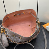  Minimalist structured bag front view 7