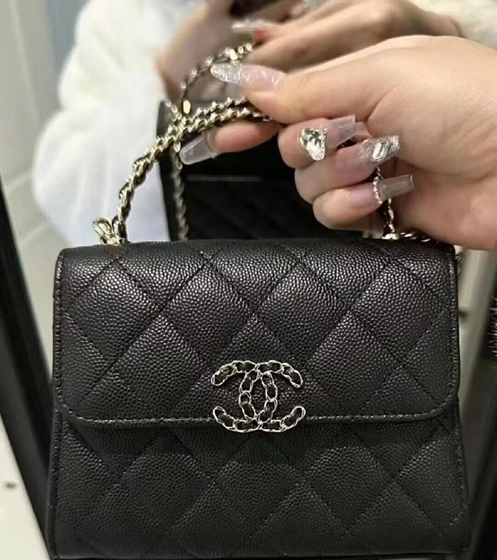  women's handbag, versatile design, view 3