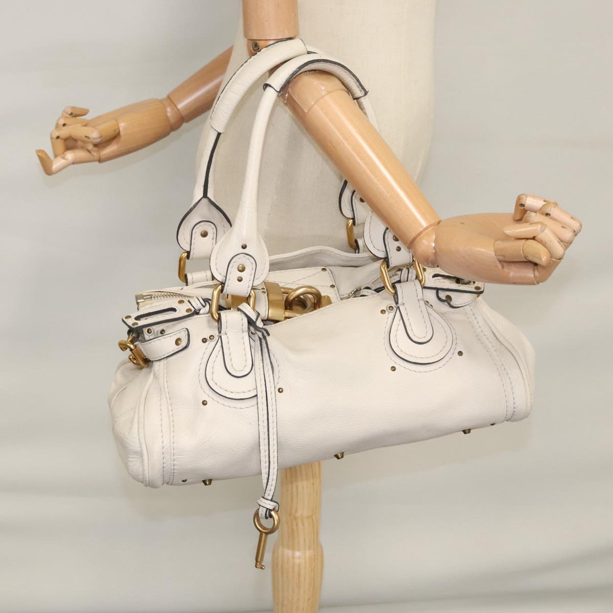 Chloe authentic luxury handbag White leather craftsmanship