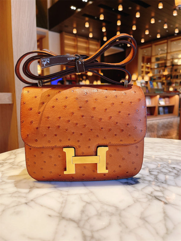 Timeless handbag styled for everyday wear