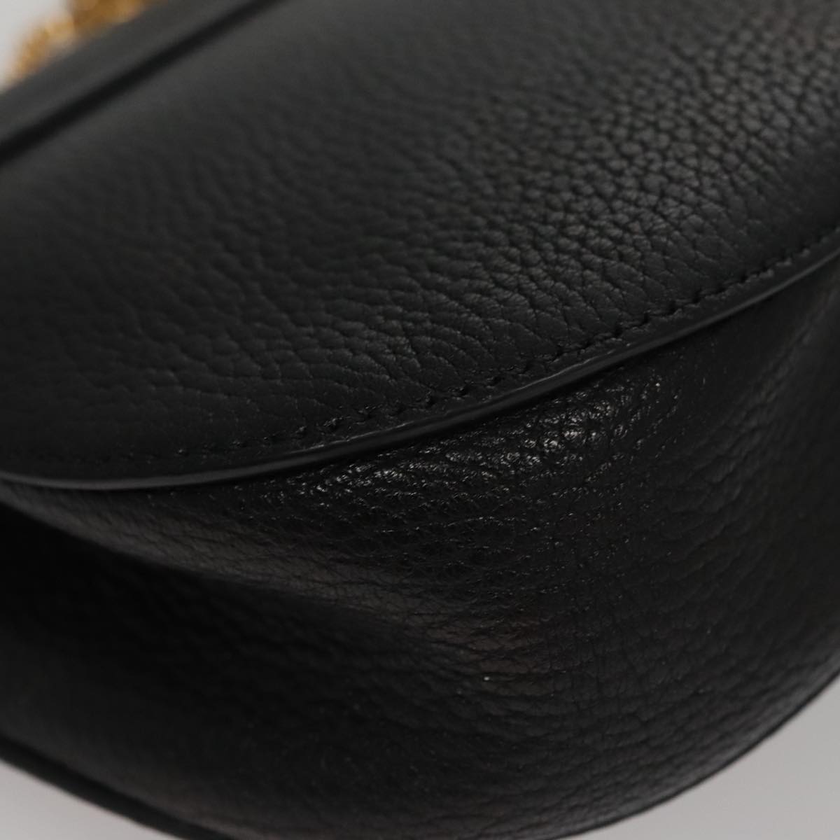 Luxavane elegant leather Shoulder Bag interior detail
