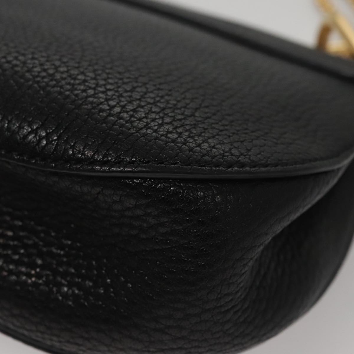 Luxavane elegant leather Shoulder Bag close-up detail