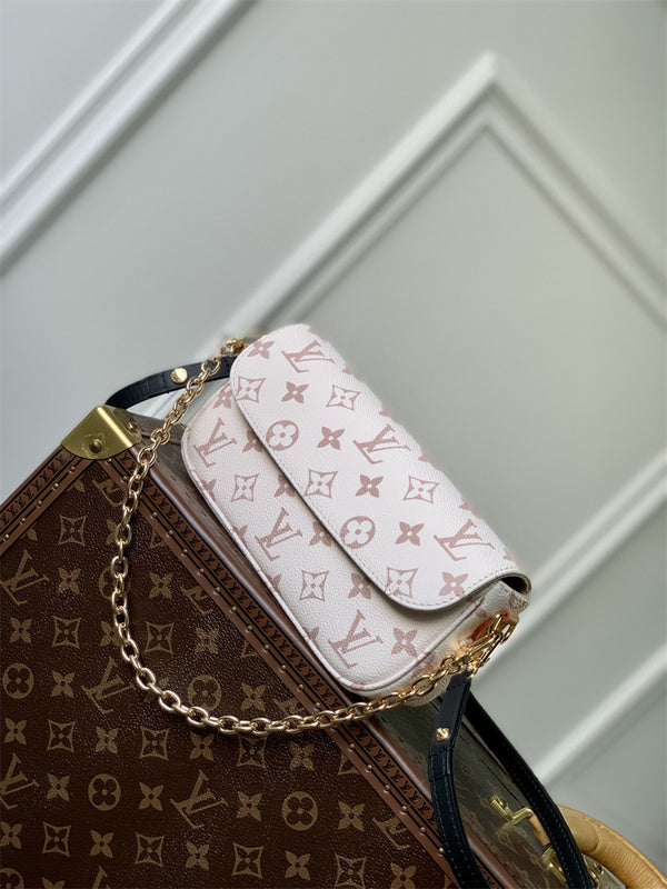  handbag interior and compartment view