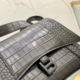Ziva's Charm handbag – close-up view (one versatile size)