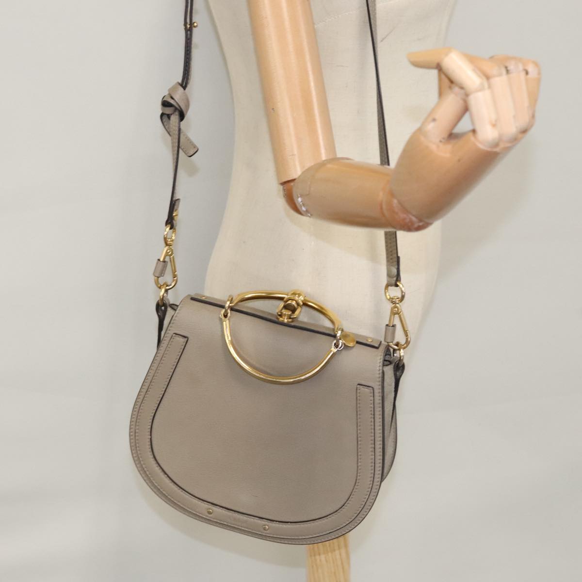 Chloe authentic luxury handbag Beige leather craftsmanship
