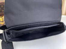 Premium Women's Crossbody Bag - Luxury Designer Fashion Accessory - NM4505