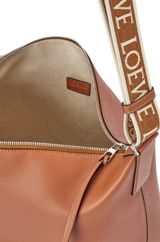 Ziva's Charm handbag – full view (33cm*30cm*16cm)