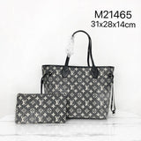Front view of everyday-luxe premium women's handbag – women's luxury accessory