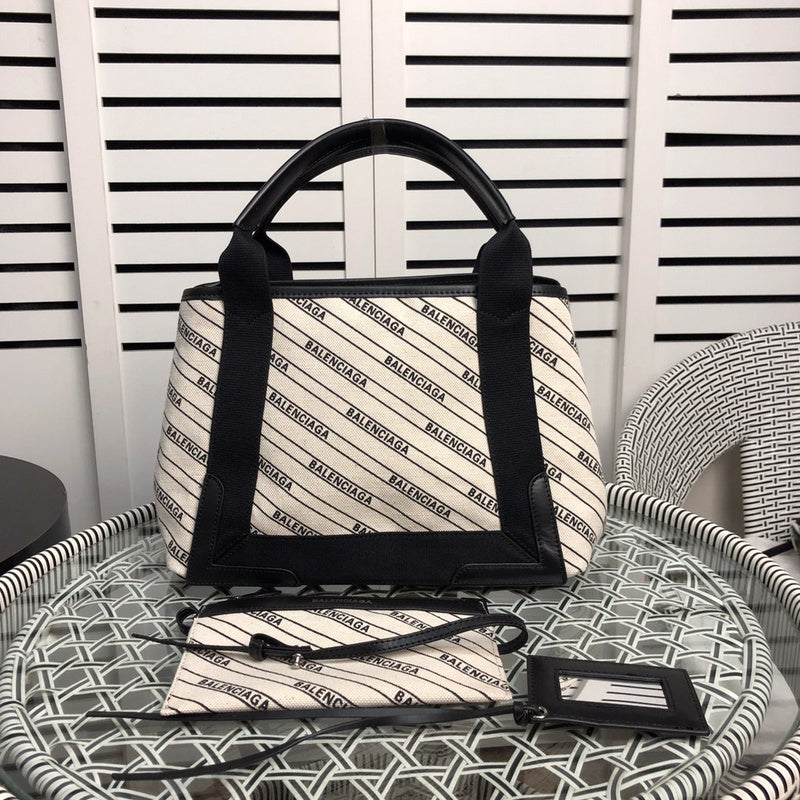Front view of refined classic women's handbag – women's premium purse