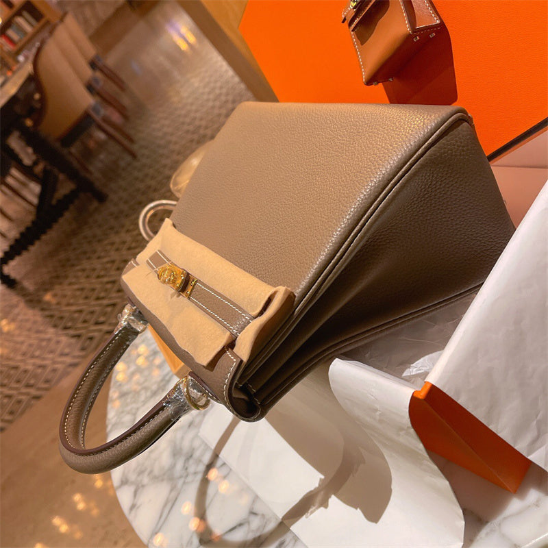  clean-lined tote bag detail view showing craftsmanship 20