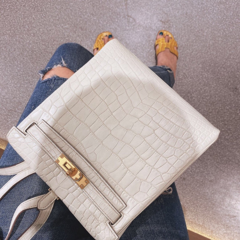 Sculpted handbag styled for everyday wear