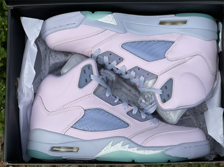 Nike Men's & Women's Luxury Lifestyle Trainers — Style 243 detail view