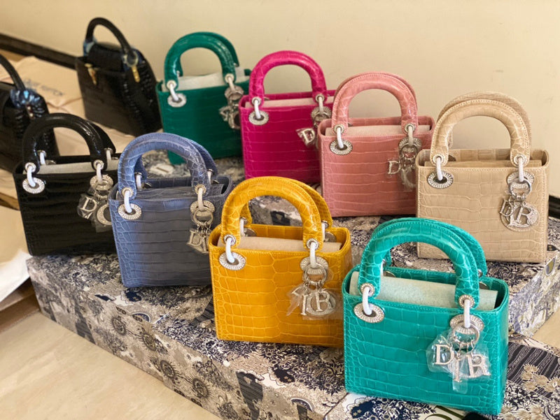 Styled lifestyle shot of everyday-luxe structured women's handbag – women's everyday handbag
