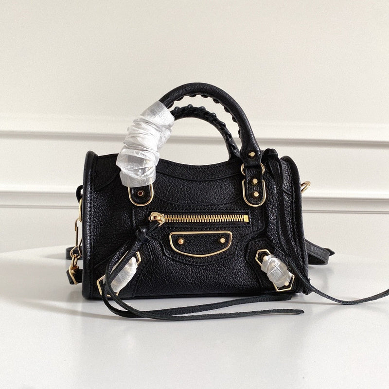 Zivas Charm Effortless Elegance Statement Handbag (Statement-Ready Design) – Full Silhouette