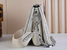 Luxury Iconic Crossbody Bag - Women's Elegant Designer Fashion - NM5167