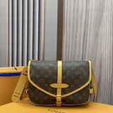  Statement shoulder bag front view