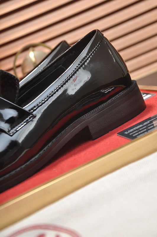 Hermès Camel Low-Top Sneakers - Toe Detail View