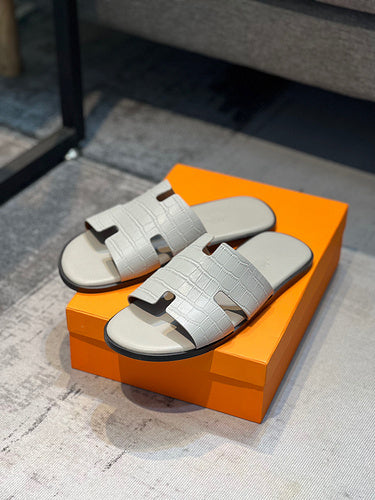 Hermès Nude Bow-Detail Flats - Full Silhouette View