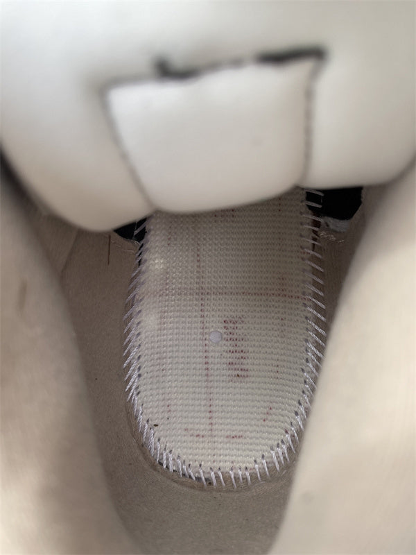 Nike Men's & Women's Luxury Low-Top Trainers — Style 237 hardware detail