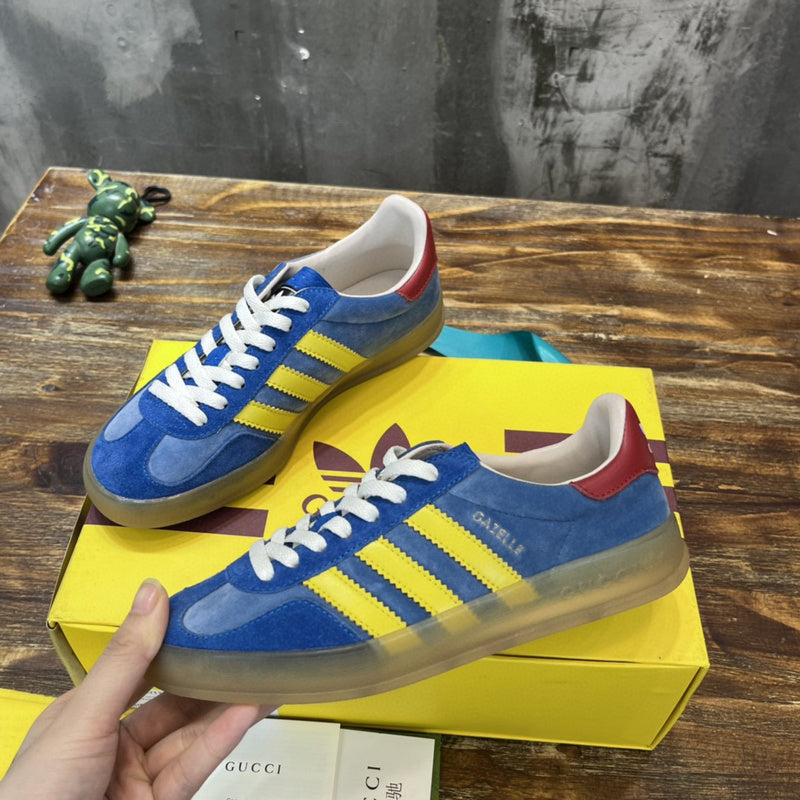 Gucci classic monochrome luxury sneakers view 7 retro runner design