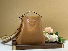 Chic Women's Designer Tote - Luxury Premium Handbag Style - NM5215