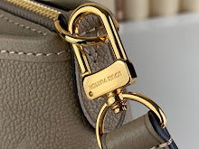 Premium Signature Shoulder Bag - Chic Women's Luxury Designer - NM4578