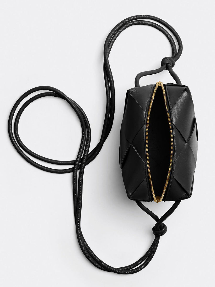 Bottega Veneta premium shoulder bags detail and craftsmanship close-up