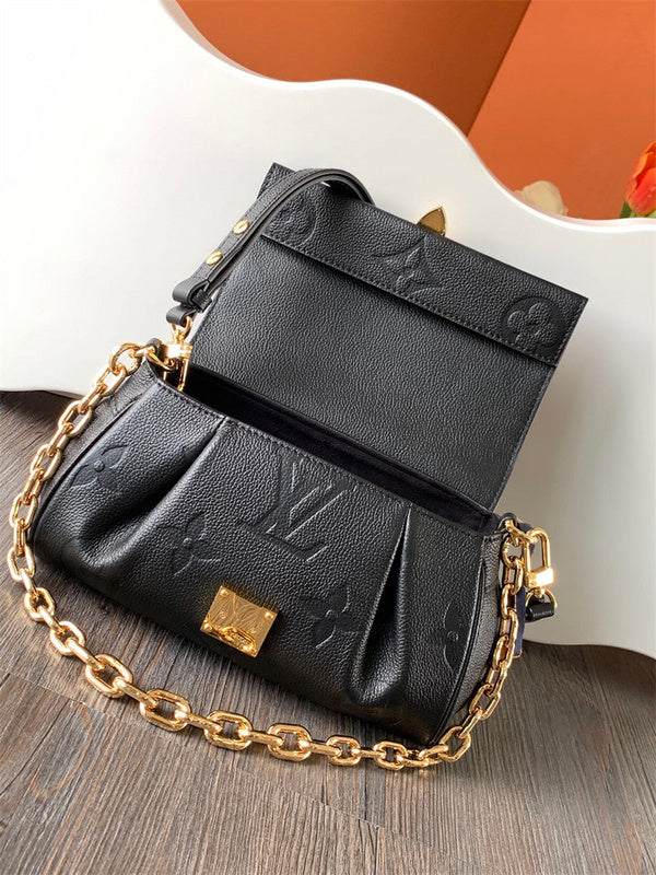 structured bag interior and compartment view 27