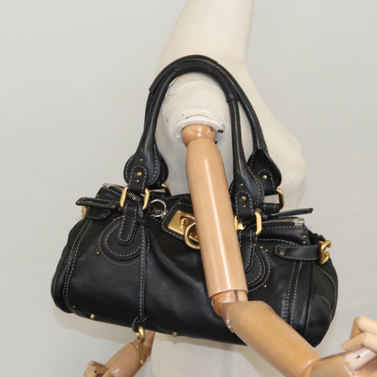Chloe authentic luxury handbag Black leather craftsmanship