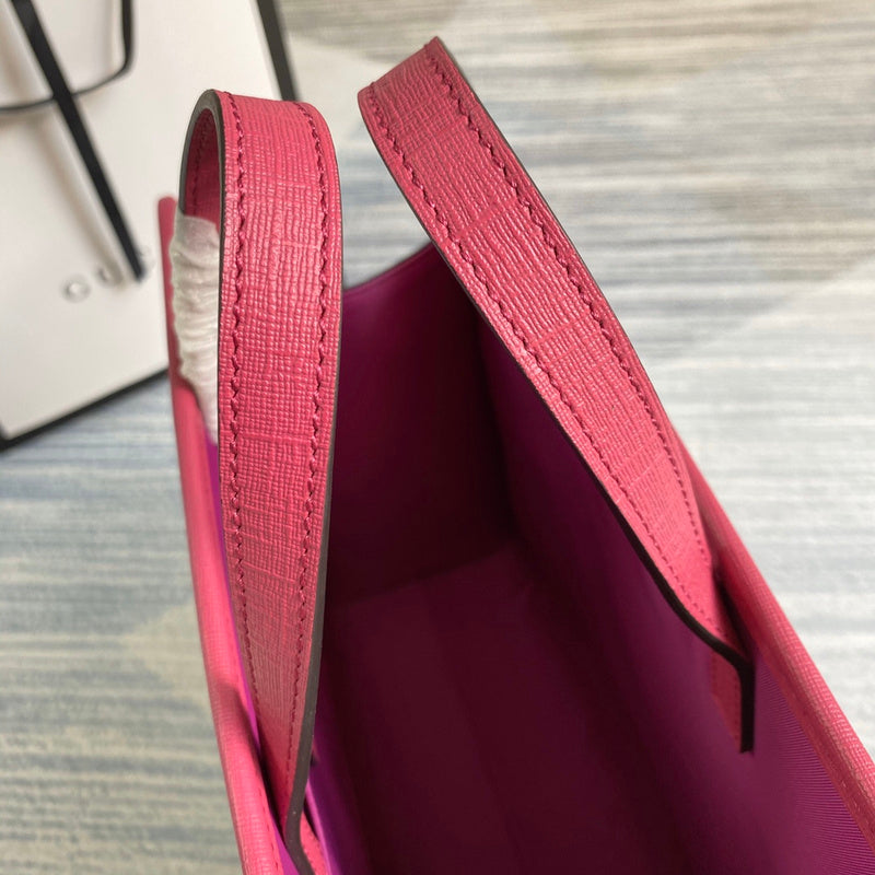 Interior view of everyday-luxe modern women's handbag – women's premium purse