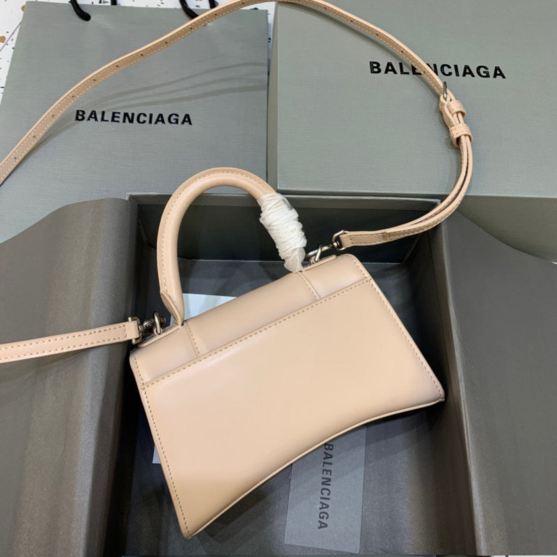 Refined Faux Leather Handbag - Sleek Minimalist Lines | Women's Luxury Handbag #572 - close-up detail shot (image 3) of designer-inspired handbag
