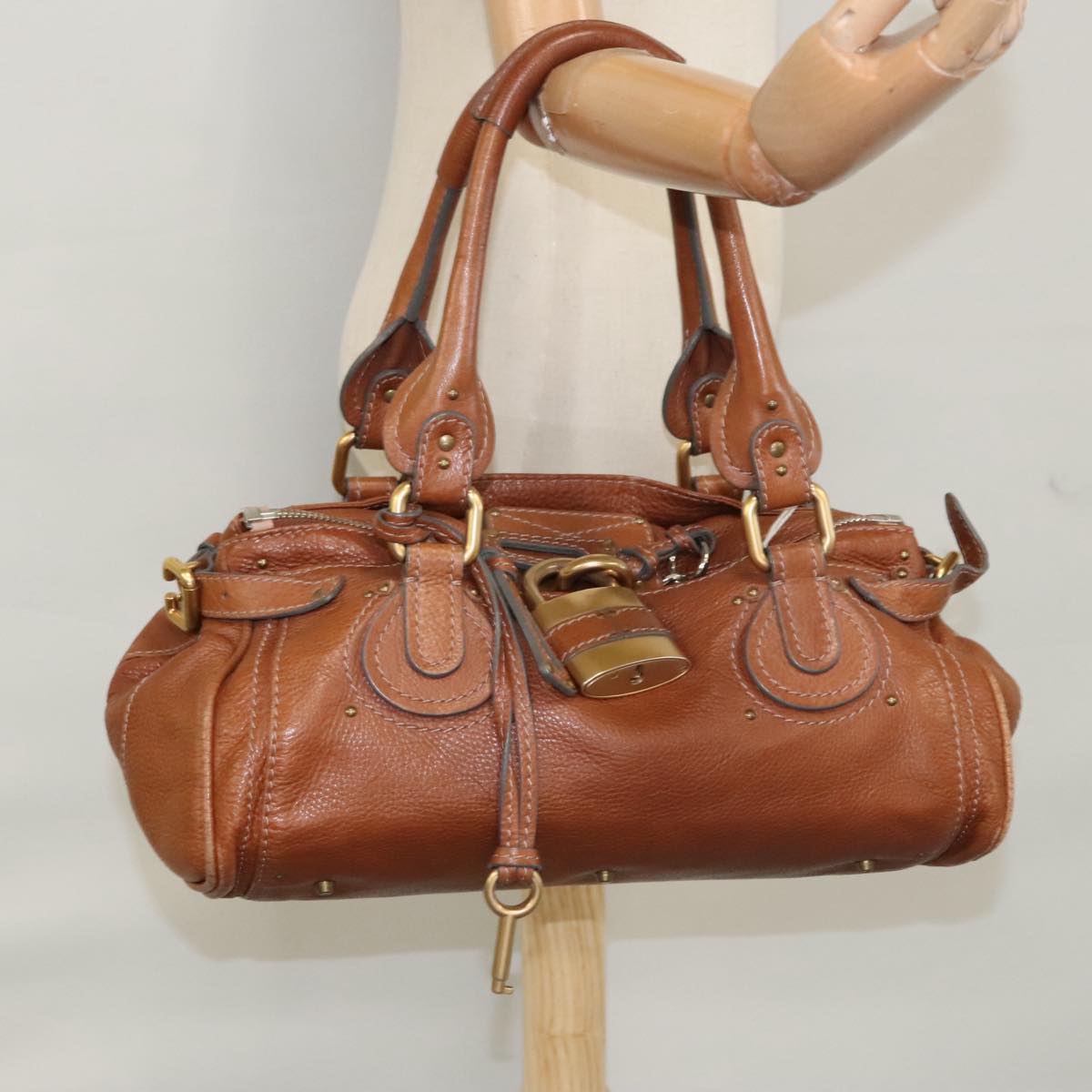 Crisvalux elegant leather Handbag top view