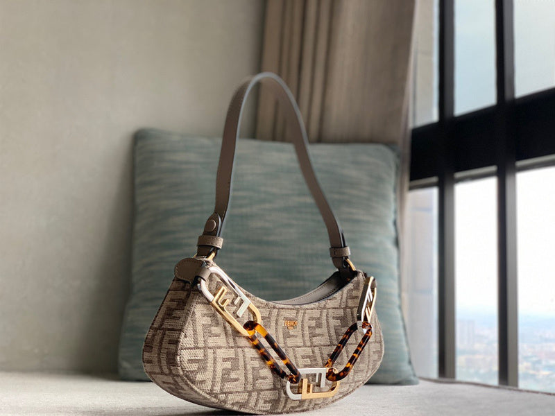 Ziva's Charm handbag – detail view (32cm*11cm*5cm)