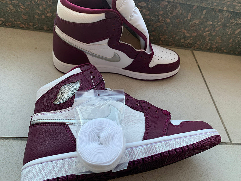 Nike Men's & Women's Designer Lifestyle Shoes — Style 164 interior view