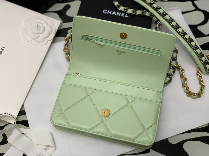  mid purse view 8