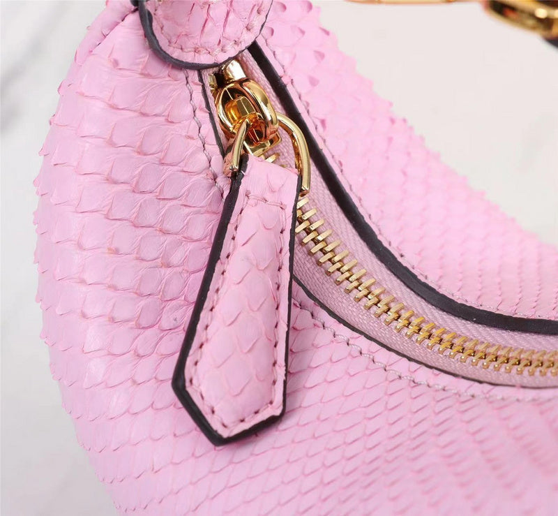 Ziva's Charm handbag – close-up view (Standard Size)