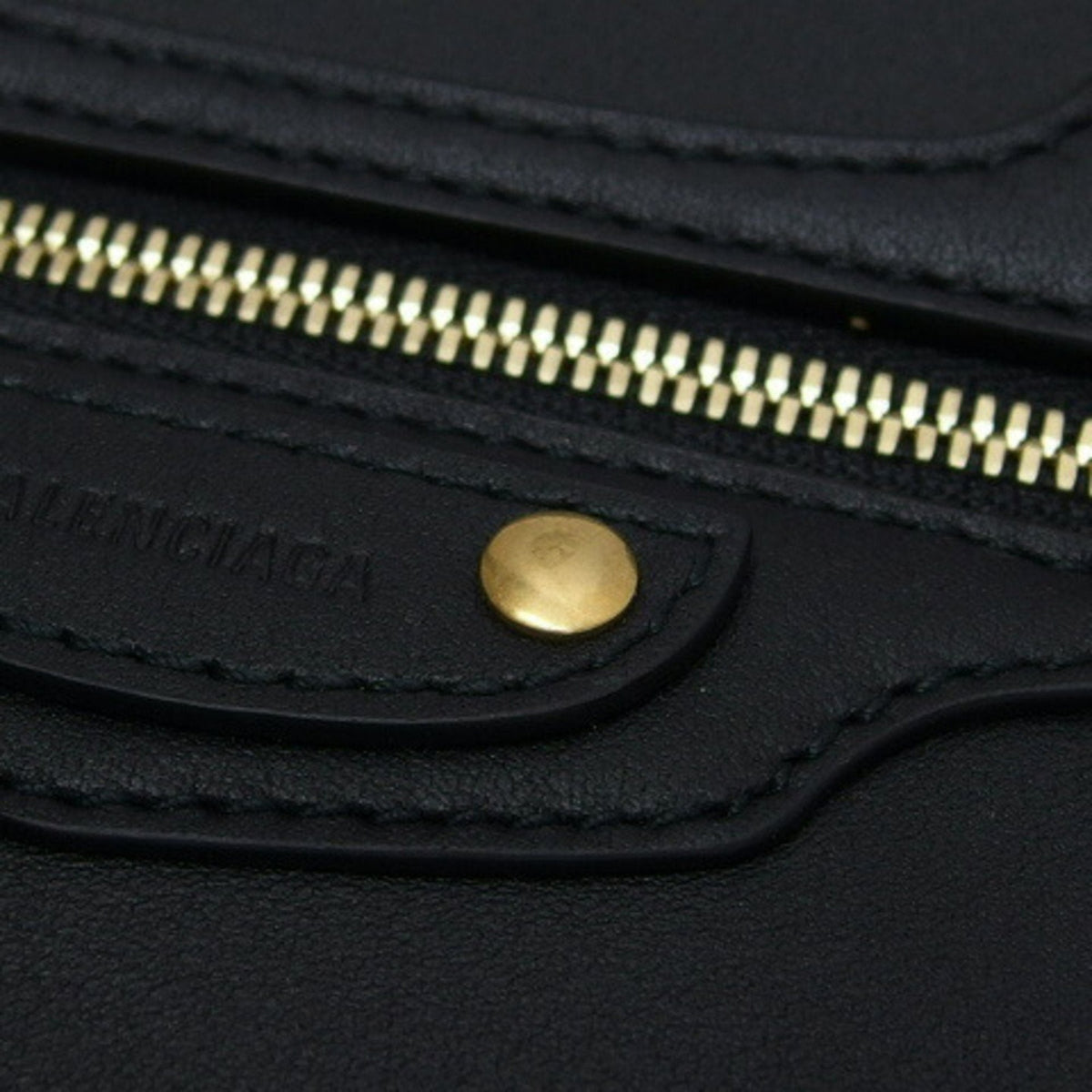 Balenciaga Neo classic Shoulder Bag | Structured Leather Handbag