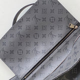 Styled lifestyle shot of chic everyday-luxe women's handbag – women's premium purse