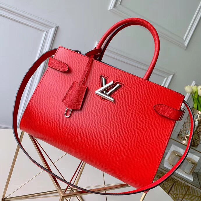 Side profile of premium everyday-luxe women's handbag – women's everyday handbag