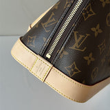  structured shopper bag styled with outfit