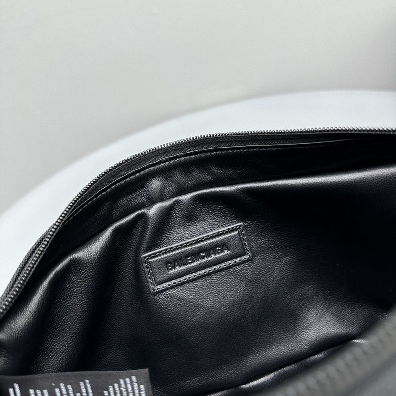 Zivas Charm Understated Luxury Statement Handbag (Elevated Daily Companion) – Close-Up Detail