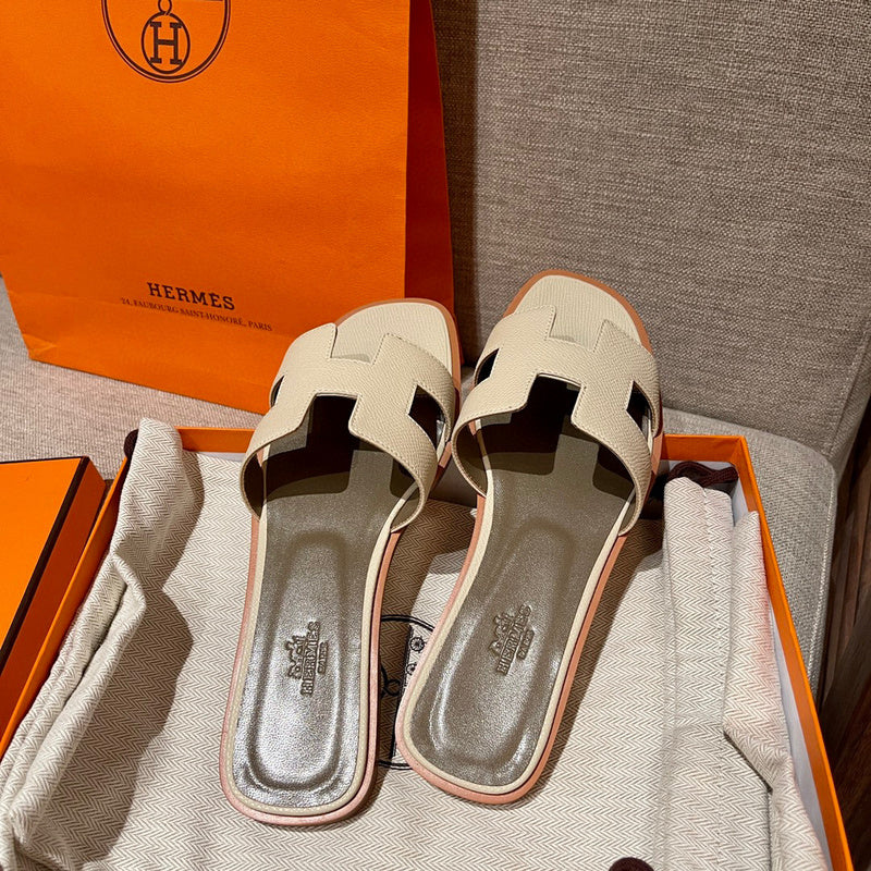 Hermes sandals Style 069 - back heel detail