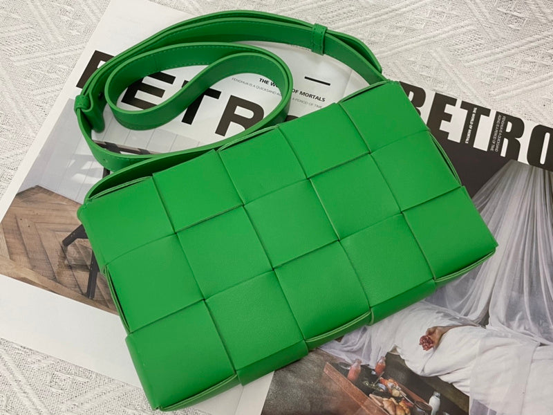 Effortless Faux Leather Handbag - Everyday Elegance | Women's Statement Accessory #1626 - product detail shot (image 10) of designer-inspired handbag