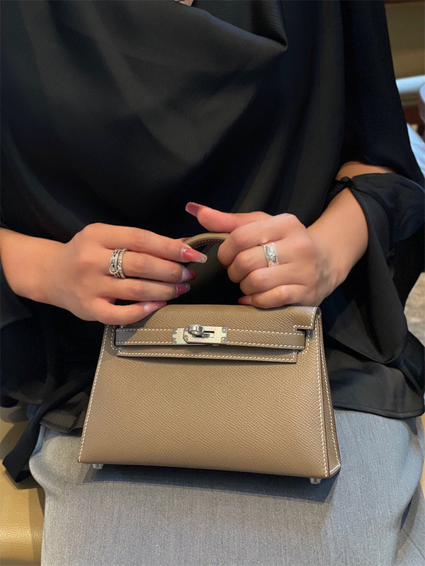  crossbody bag interior and compartment view 15
