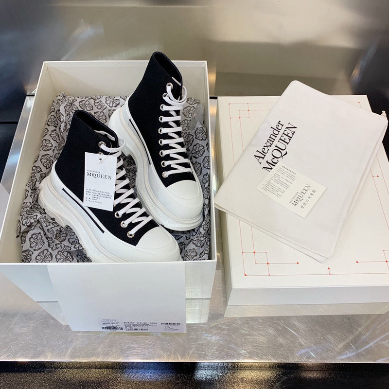 Alexander McQueen shoes Style 294 - texture and material detail