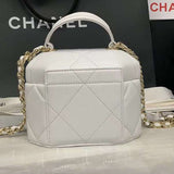 Zivas Charm Signature Style Luxury Handbag (Versatile Style Statement) – Close-Up Detail