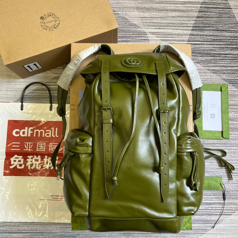 Side profile of modern refined women's handbag – women's designer-style accessory