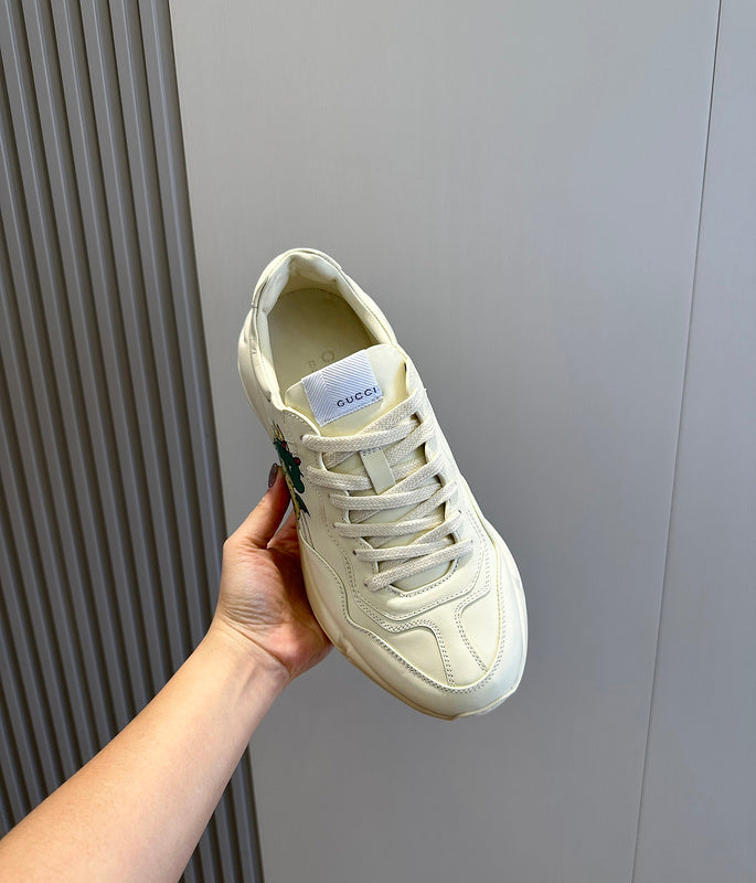 Gucci fresh white-and-black luxury sneakers view 8 streetwear statement look